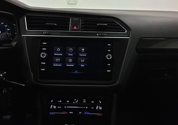 Volkswagen Tiguan cena 124999 przebieg: 126000, rok produkcji 2022 z Debrzno małe 781
